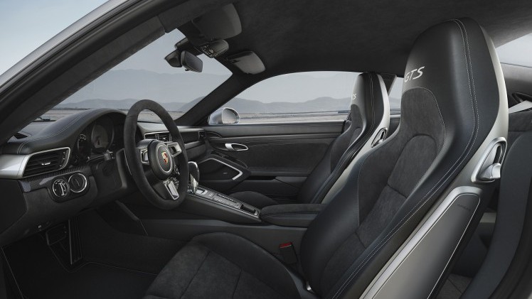 Porsche heeft ook de GTS-modellen vernieuwd. Er is keuze uit vijf modellen, voor ieder wat wils. Vanaf maart staan ze bij de dealers, maar ze zijn nu alvast te bestellen.