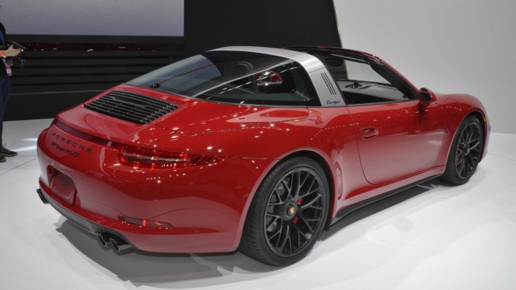 Porsche levert vanaf maart 2015 de 911 zowel in Coup, Cabriolet als Targa4 in de GTS-uitvoering.