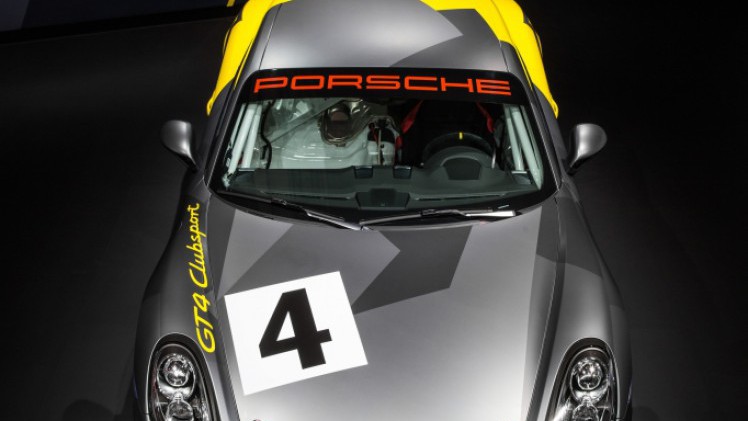 Porsche Cayman GT4 klaargestoomd op het circuit als Clubsport. Porsche presenteerde de circuittijger op de Los Angeles Motor Show.