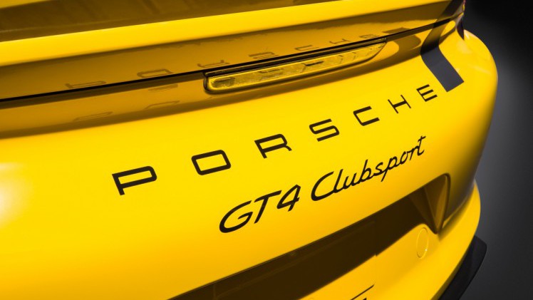 Porsche Cayman GT4 klaargestoomd op het circuit als Clubsport. Porsche presenteerde de circuittijger op de Los Angeles Motor Show.