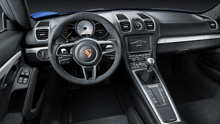 Porsche onthult Cayman GT4, de snelste Cayman in de familie. Hij staat live op de Autosalon van Geneve en rolt vanaf april de showrooms in.