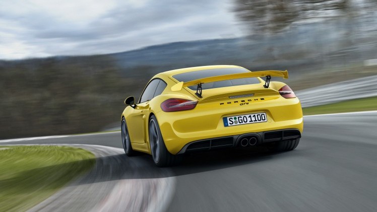 Porsche onthult Cayman GT4, de snelste Cayman in de familie. Hij staat live op de Autosalon van Geneve en rolt vanaf april de showrooms in.