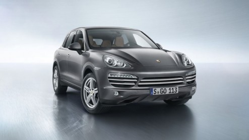 En wederom een Platinum Edition bij Porsche. Ditmaal is de Cayenne aan de beurt. De Platinum Edition-uitvoeringen zijn overigens alleen beschikbaar op de zescilindervarianten van de SUV.