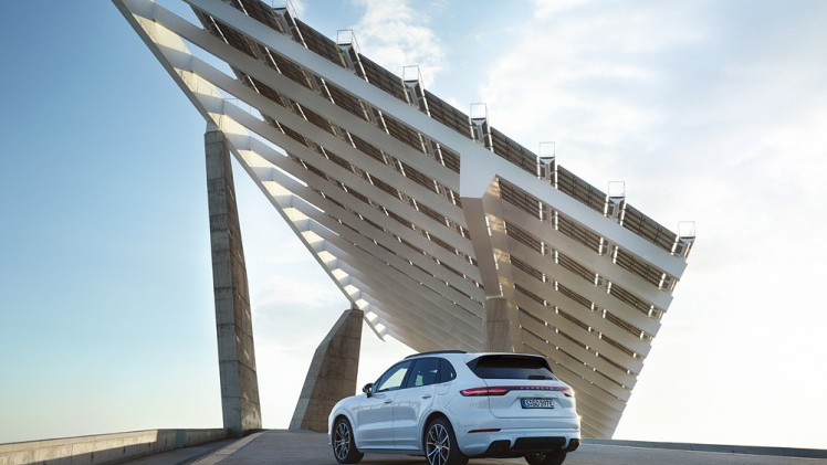 Porsche voegt de plug-in hybrid toe aan het leveringsprogramma van de nieuwe Cayenne.