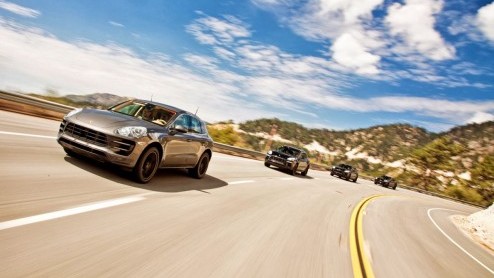 Vorige week stuurde Porsche een video rond waarop we een glimp konden opvangen van de Macan. Nu krijgen we een reeks fotos onder ogen van de compacte SUV met nauwelijks camouflage.
