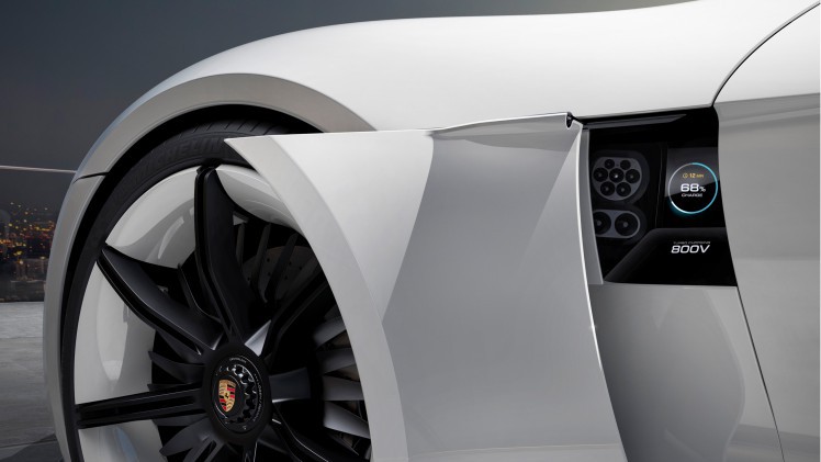 Porsche neemt Mission E elektrische sportwagen met 600 pk in productie. We verwachten de Mission E met 500 km actieradius voor 2020 in de showroom.