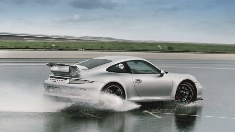 Porsche Sport Driving School breidt activiteiten met cursussen en trainingen in Nederland verder uit.