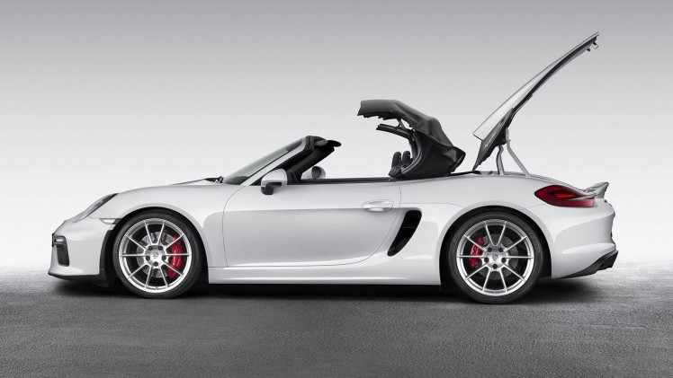 Porsche zet de nieuwe Boxster Spyder als wereldprimeur op de New York International Auto Show 2015.