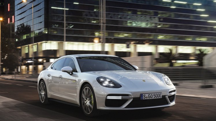 Porsche investeert de komende vier 3 miljard euro extra voor de ontwikkeling van elektrische en gelektrificeerde auto's.