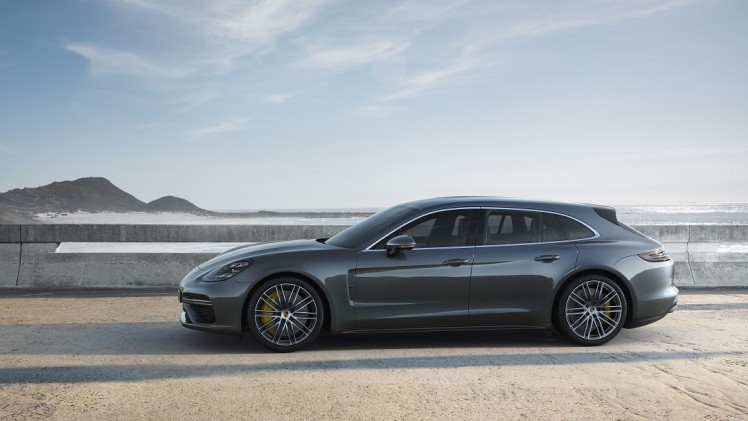 Porsche heeft de Panamera als shooting brake onthuld. De auto gaat net als de conceptcar door het leven als Sport Turismo en daarmee is er voor het eerst een tweede carrosserievariant voor de Panamera