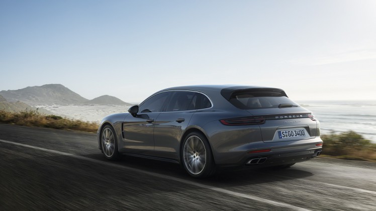 Porsche heeft de Panamera als shooting brake onthuld. De auto gaat net als de conceptcar door het leven als Sport Turismo en daarmee is er voor het eerst een tweede carrosserievariant voor de Panamera