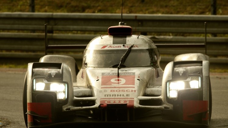 Voor het eerst sinds 1998 heeft Porsche Le Mans weer gewonnen. De eerste en tweede plek voor Regerend kampioen Audi eindigde als derde.