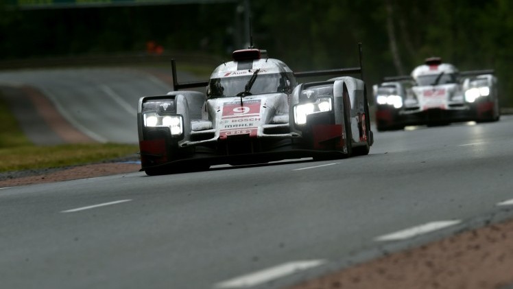Voor het eerst sinds 1998 heeft Porsche Le Mans weer gewonnen. De eerste en tweede plek voor Regerend kampioen Audi eindigde als derde.