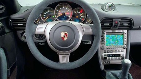 Het echte topmodel van de 911 serie is de GT2. Meer vermogen dan de turbo maar minder gewicht. Kan het nog beter? Voor de puristen waarschijnlijk niet.