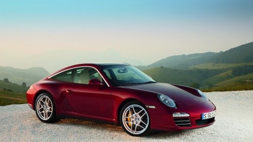 Het gamma van de nieuwe Porsche 911 wordt dit najaar uitgebreid met de Targa-modellen. Ze zijn altijd vierwielaangedreven, beschikken over het glazen schuifdak en zijn naar wens voorzien van Porsches