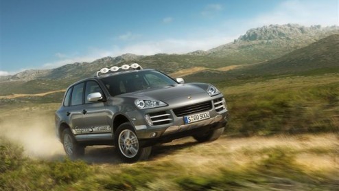 Porsche toont tijdens de Autosalon van Parijs de nieuwe Cayenne S Transsyberia. Een bijzondere uitbreiding op het gamma, want hij dankt deze naam aan de gelijknamige off-road-rally dwars door Siberi,