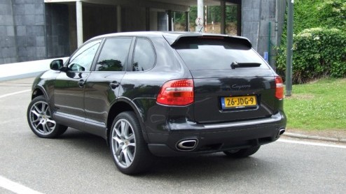 Een Porsche met een diesel. Wie had ooit kunnen denken dat het zover zou komen? Voor de echte sportwagenfanaat was de Cayenne al een doorn in het oog en nu moeten ze weer met lede ogen aanzien dat de