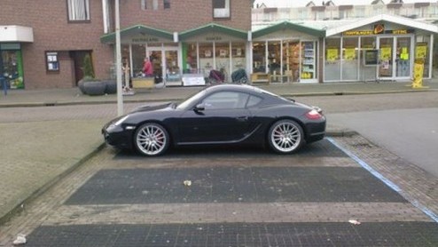 Het is weer tijd voor een nieuwe aflevering Gespot! Er zijn weer vele fotos ingezonden en we hebben er weer een mooie compilatie gemaakt. In deze Gespot! is veel variatie te vinden, van een Porsche t