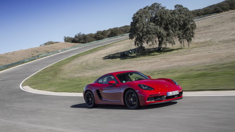De Porsche stand op de LA Motor Show 2017 biedt maar liefst vier wereldprimeurs: 718 Boxster en Cayman GTS, 911 Carrera T en Panamera E-Hybrid Sport Turismo