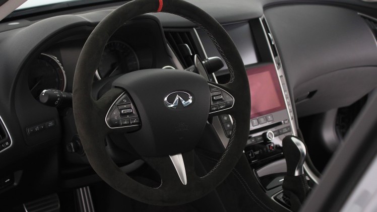 De Infiniti Q50 Inspiration Line is voor de Nederlandse importeur als snelle hybride ontwikkeld met extra sportief onderstel, interieur en remmen.
