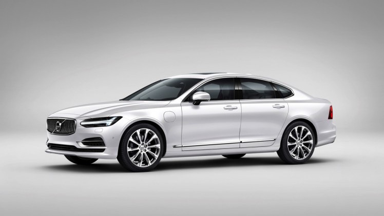 Volvo introduceert PowerPulse techniek voor de S90 D5 waarmee de turbodruk nog beter op stoom komt. Ook heeft Volvo nieuwe technische specificaties van alle motoren bekend gemaakt.