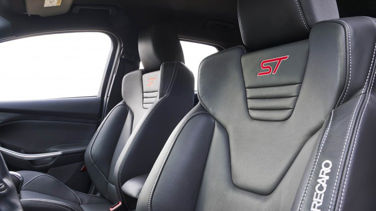 Vanaf 2016 levert Ford de Focus ST TDCi diesel ook met Powershiftautomaat. De meerprijs is klein terwijl de sprinttijd 0.4 seconden lager komt te liggen.
