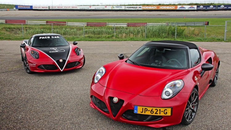 Alfa Romeo introduceert exclusief voor Nederland de 4C CPZ Track Edition met lap timer, rijvaarheidstraining en extra koolstofvezel accenten.