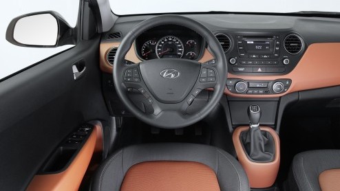 Vandaag en morgen voelt collega Mark de nieuwe Hyundai i10 aan de tand. Hij heeft inmiddels de hand weten te leggen op de prijslijst. De nieuwe i10 is te koop vanaf 9.995 euro.
