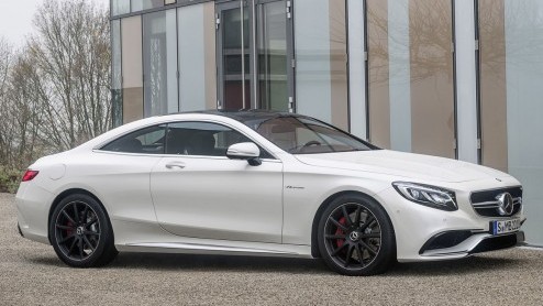Mercedes-Benz heeft een prijskaartje gehangen aan de S-klasse Coup die in eerste instantie als S 500 en S 63 AMG geleverd kan worden, beide voorzien van 4Matic vierwielaandrijving.