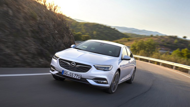 Opel heeft nu de prijzen bekendgemaakt van haar nieuwe vlaggenschip: de Insignia. Ook de standaarduitrusting en het motorenaanbod zijn nu definitief bekend.