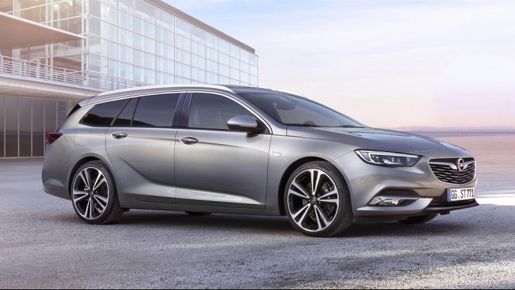 Opel heeft nu de prijzen bekendgemaakt van haar nieuwe vlaggenschip: de Insignia. Ook de standaarduitrusting en het motorenaanbod zijn nu definitief bekend.