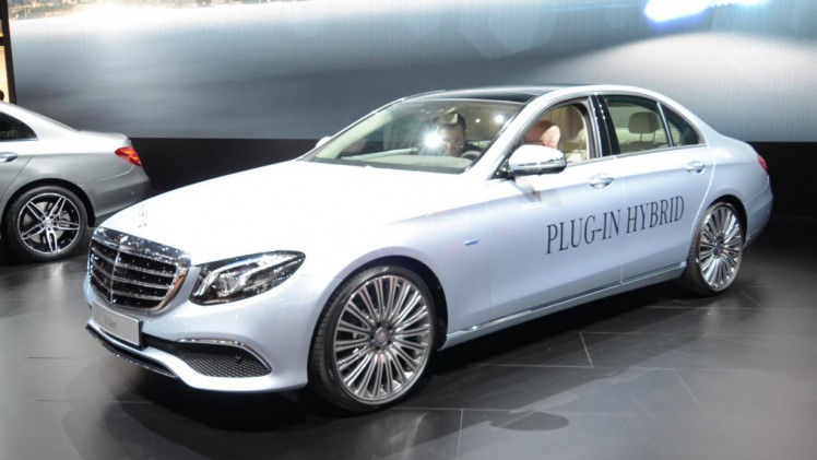 Alle prijzen en uitvoeringen van de nieuwe Mercedes-Benz E-Klasse W213 bekend. De E-Klasse is leverbaar vanaf 49.995 euro en komt in aanmerking voor 15% en 21% bijtelling.