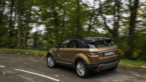 Range Rover heeft diverse updates doorgevoerd voor de Evoque modeljaar 2014. Zo debuteert de 9-traps automaat en komt de zogeheten Active Driveline beschikbaar.