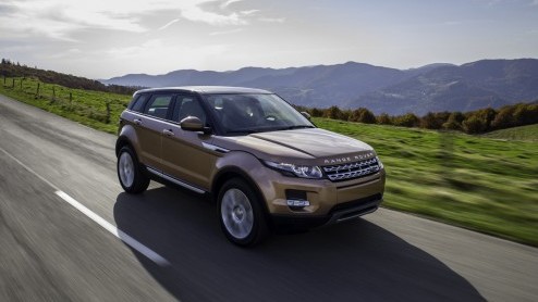 Range Rover heeft diverse updates doorgevoerd voor de Evoque modeljaar 2014. Zo debuteert de 9-traps automaat en komt de zogeheten Active Driveline beschikbaar.