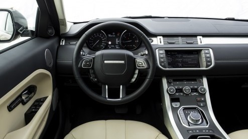 Range Rover heeft diverse updates doorgevoerd voor de Evoque modeljaar 2014. Zo debuteert de 9-traps automaat en komt de zogeheten Active Driveline beschikbaar.