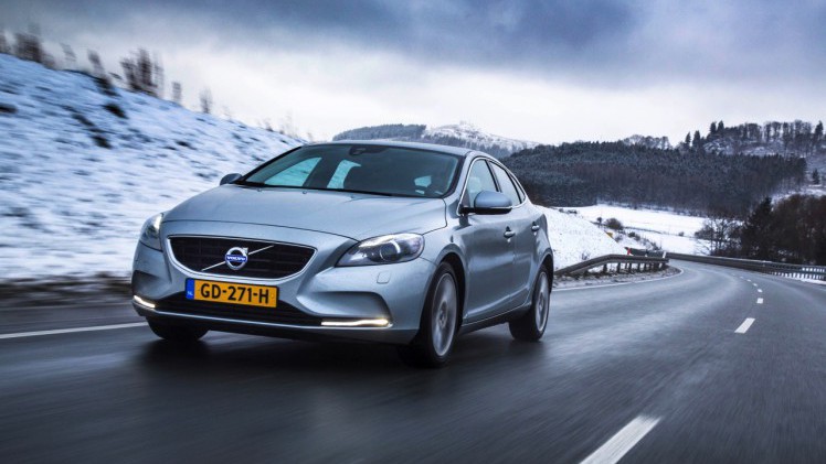 Volvo introduceert private lease voor V40 en V40 Cross Country. Met prive lease is de V40 te rijden vanaf 349 euro per maand en de V40 Cross Country vanaf 439 euro per maand.