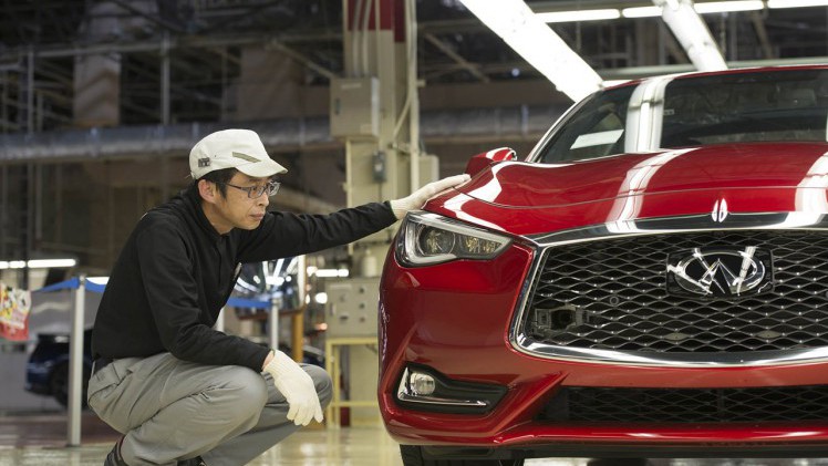 De productie van de Infiniti Q60 Sport Coup is begonnen in Japan. Nog dit jaar wordt de auto in ons land verwacht.