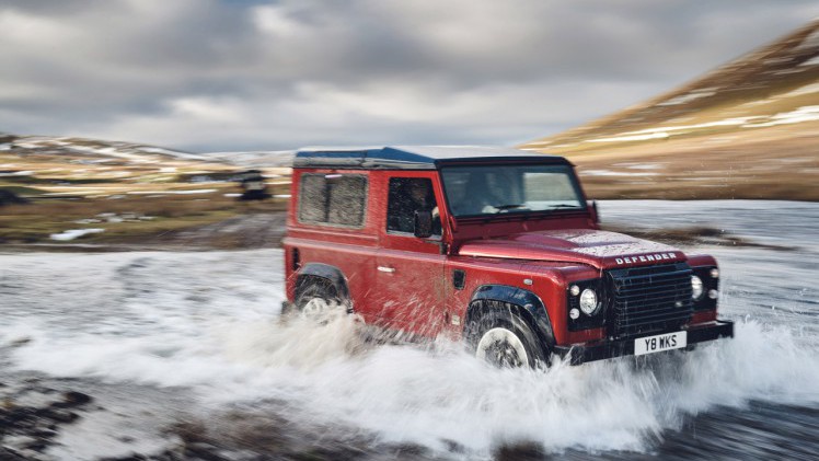 Land Rover maakt en serie van 150 exemplaren van de Defender V8 ter gelegenheid van het 70-jarig bestaan van het merk.