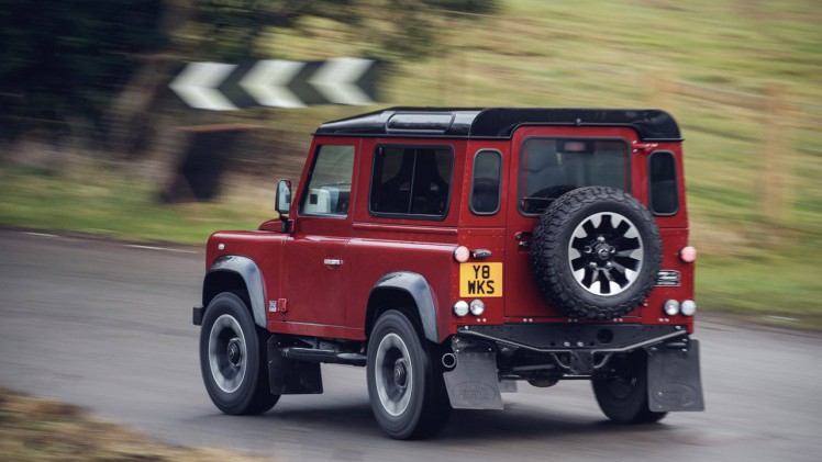 Land Rover maakt en serie van 150 exemplaren van de Defender V8 ter gelegenheid van het 70-jarig bestaan van het merk.