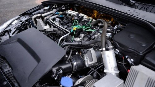 Volvo S60 Triple Boost prototype met High Performance Drive-E aandrijving goed voor 450 pk en 550 Nm, AWD en achttrapsautomaat. Stiekem een echte Polestar-killer.