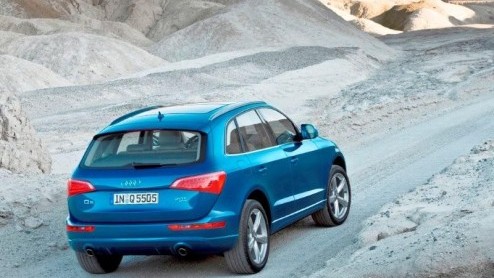 Vandaag is hij officieel, de nieuwe Audi Q5 stelt zich voor. Deze nieuwe vijfzits vierwielaangedreven SUV belooft heel wat harten te breken. Met de zeventraps S tronic transmissie en Audi drive select