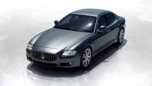 Na vijf jaar is het voor Maserati tijd om de Quattroporte op te frissen. Zoals de spionagebeelden al vermoedden, blijven de wijzigingen subtiel. Op technologisch vlak is de vierdeurs ook fijngeslepe