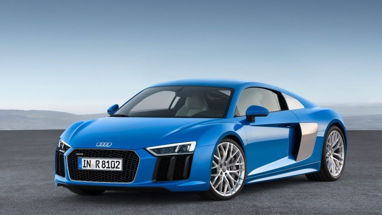 Audi maakt prijzen R8 bekend en geeft aan dat de orderboeken voor de R8 V10 en R8 V10 plus in de zomer van 2015 open gaan. De Audi R8 e-tron met elektrische aandrijving komt later.