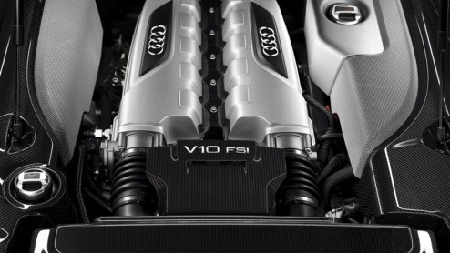 De Audi R8 5.2 FSI V10 quattro is in aantocht, dus maakt het merk vandaag de prijzen bekend. Vanaf de zomer kun je rijden in deze topsporter met 525 pk, tegen inlevering van 210.440 euro.