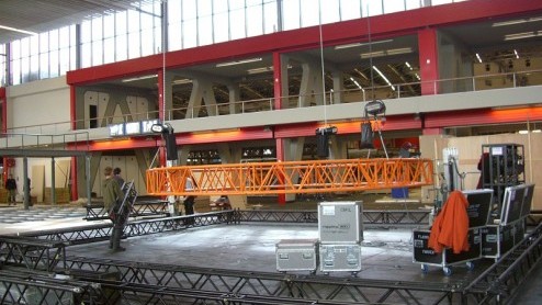 Om jullie een idee te geven van wat er allemaal komt kijken bij de voorbereidingen van de AutoRAI zal ik een soort dagboek gaan bijhouden waarin je de Autovandaagstand opgebouwd ziet worden.