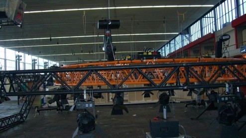 Om jullie een idee te geven van wat er allemaal komt kijken bij de voorbereidingen van de AutoRAI zal ik een soort dagboek gaan bijhouden waarin je de Autovandaagstand opgebouwd ziet worden.