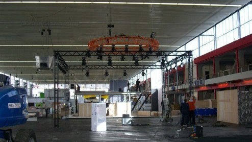 Om jullie een idee te geven van wat er allemaal komt kijken bij de voorbereidingen van de AutoRAI zal ik een soort dagboek gaan bijhouden waarin je de Autovandaagstand opgebouwd ziet worden.