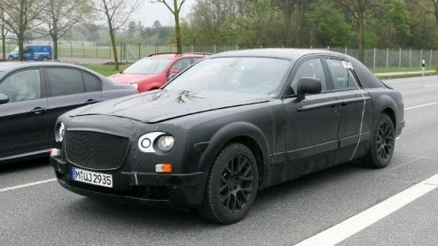 Het was al bekend dat Rolls-Royce een kleiner model aan het ontwikkelen was, die codenaam RR4 draagt. Hoewel, echt klein wordt de nieuwe telg van het prestige merk natuurlijk niet. De RR4 moet de jaar