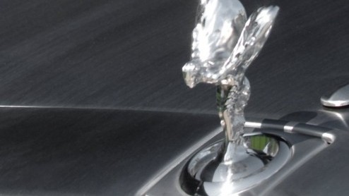 De geruchten gaan dat het prestigieuze merk Rolls-Royce een dieselmotor voor haar modelgamma niet uitsluit. Het merk werkt aan een kleiner model 'RR4' en daarbij zou een dieselmotor onder de kap in ov