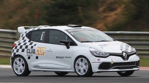 Of we een dagje op het Circuit van Zolder de nieuwe Renault Clio Cup-auto willen komen proberen? Vanaf volgend jaar gaat namelijk de Clio Cup Benelux met de nieuwe Clio Cup-auto.